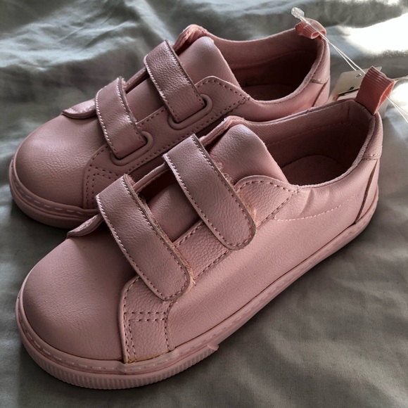 NWT GAP Girls Size 9 Sneaker - Picture 1 of 3